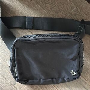 lululemon belt bag